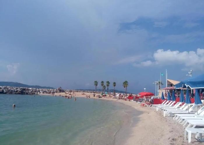 Typical Toulon apartment 50M beaches