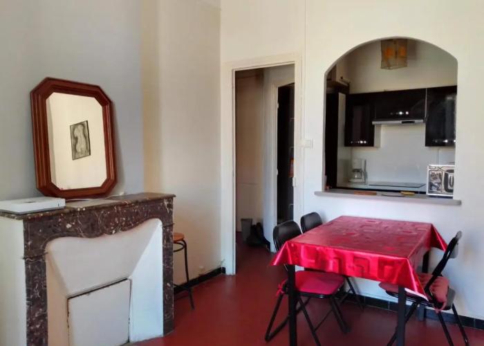 Typical Toulon apartment 50M beaches