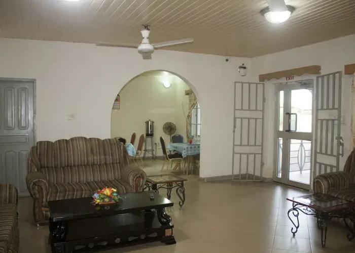 Sundowner Lodge