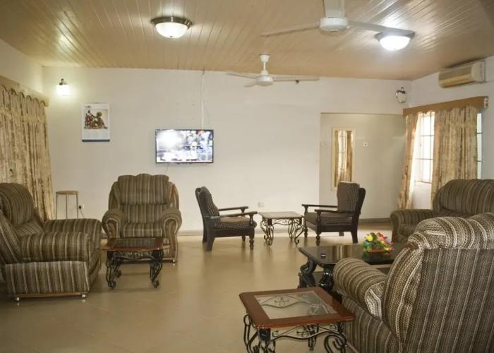 Sundowner Lodge