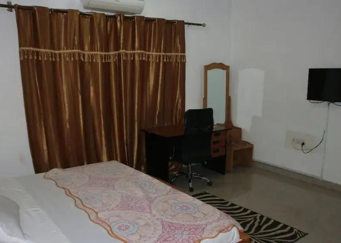 Pioneer Guest Lodge