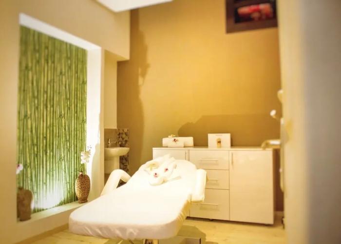 The Streamliner Hotel Apartment
