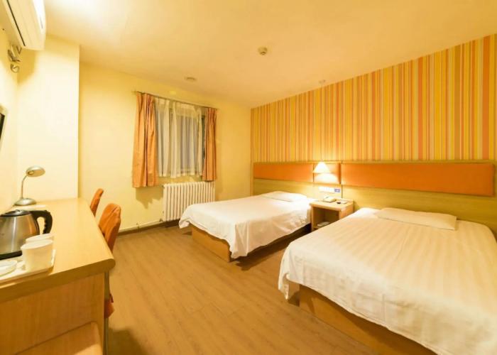 Home Inn JiNan Railway Station Square