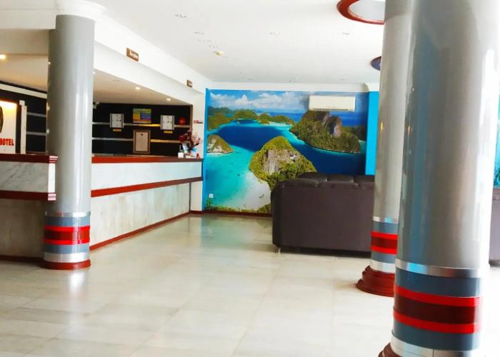 Paradise Hotel