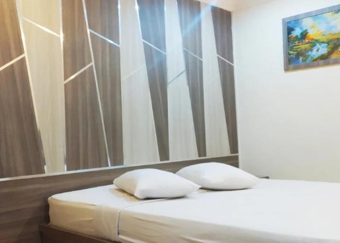 Paradise Hotel