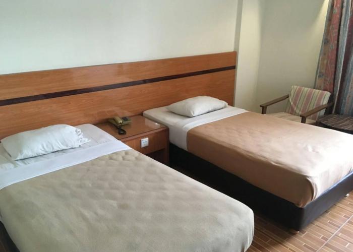 Paradise Hotel
