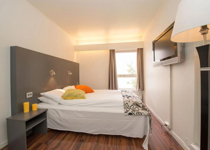 Enter Viking Hotel