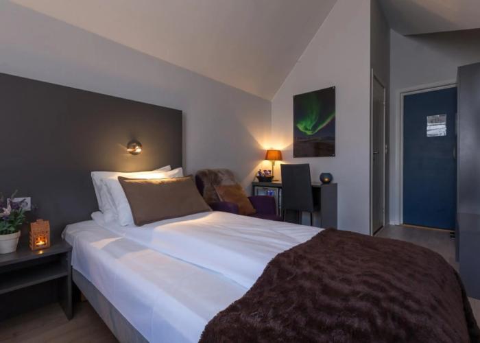Enter Viking Hotel