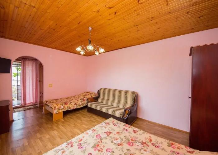 Guest House on Chernomorskaya Ulitsa