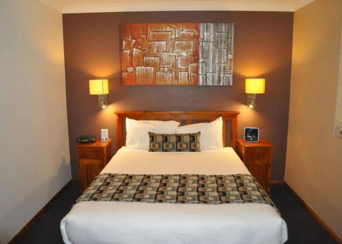In Town Motor Inn