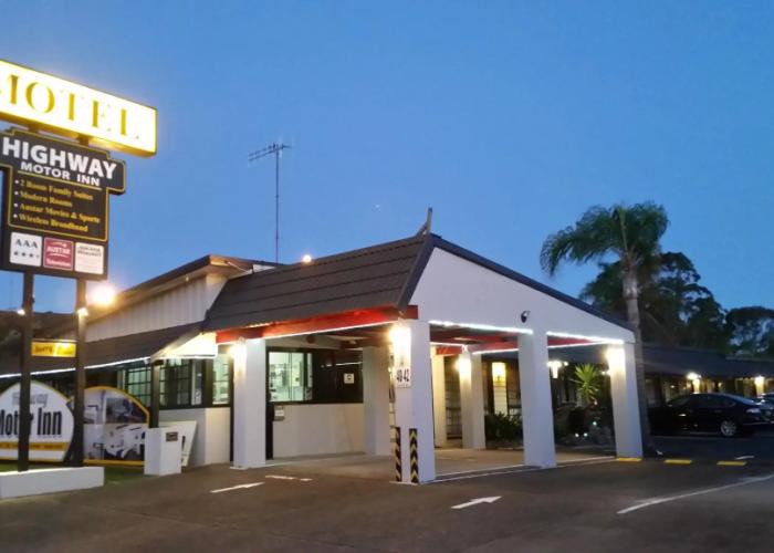 Highway Motor Inn