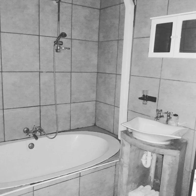 фото Tsumeb Backpackers & Safari