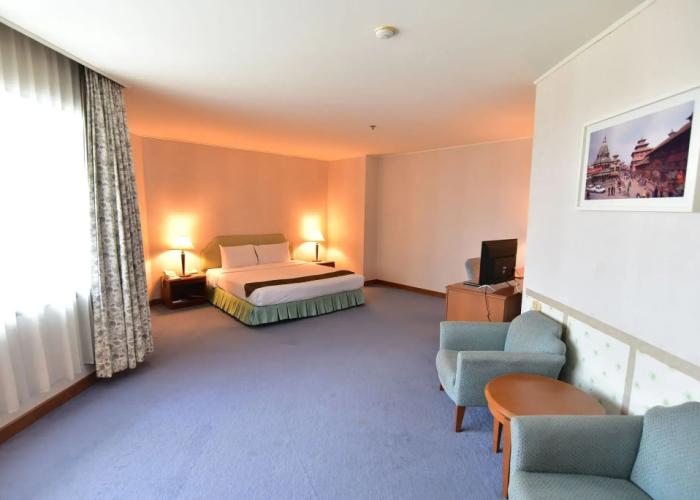 Thumrin Thana Hotel