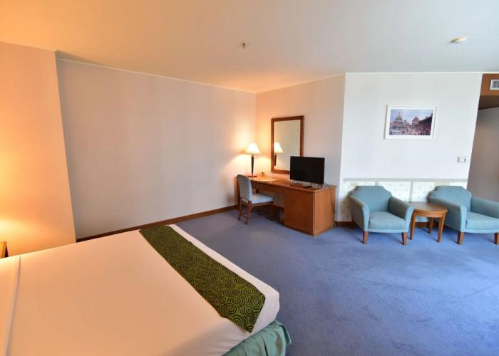 Thumrin Thana Hotel