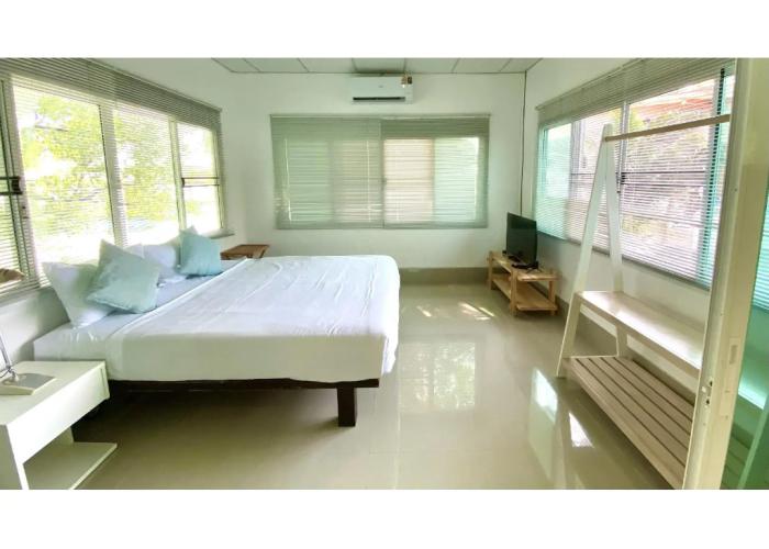 Koh Mook Riviera Beach Resort