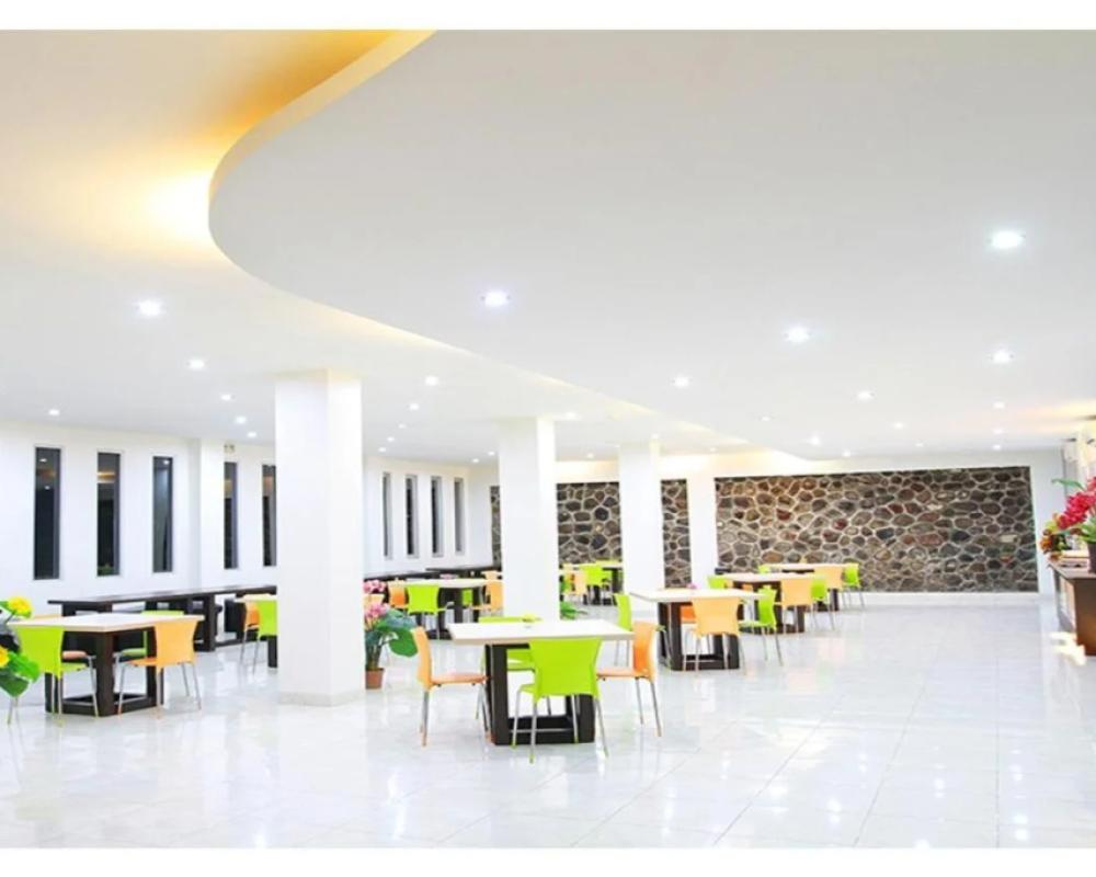 фото Emerald Hotel