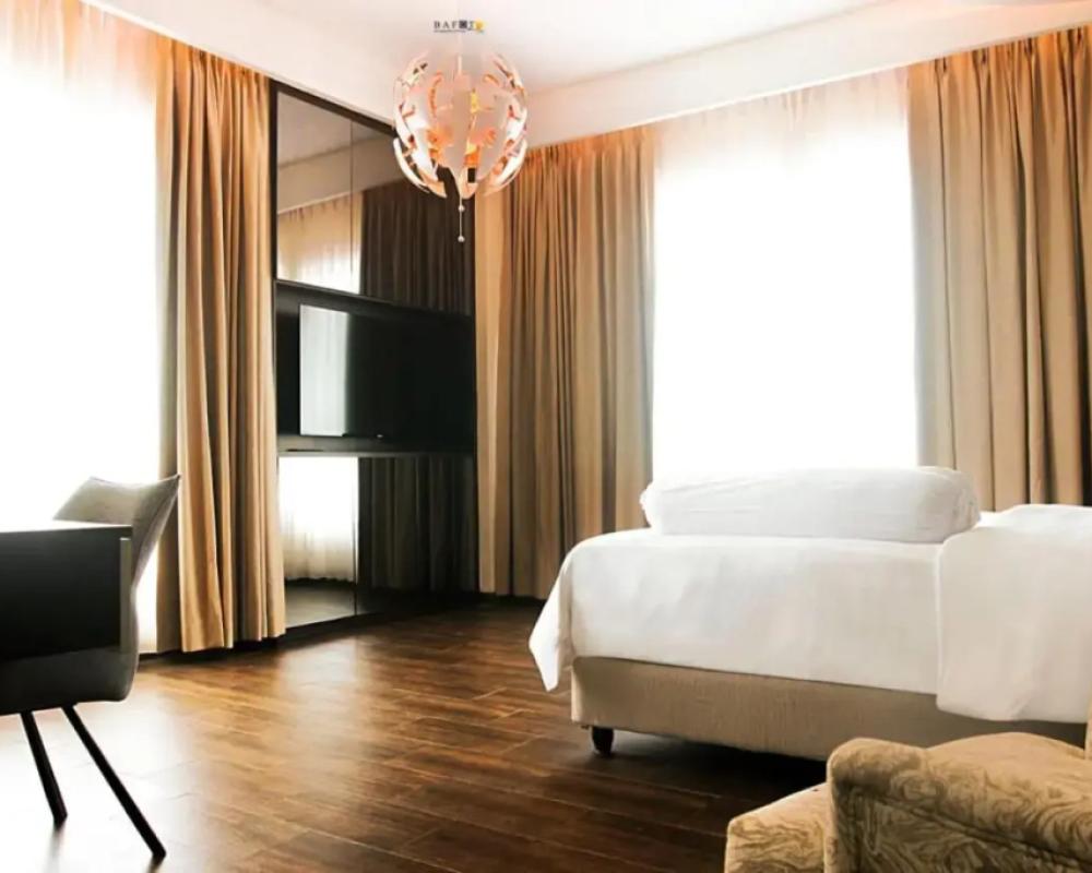 фото Emerald Hotel