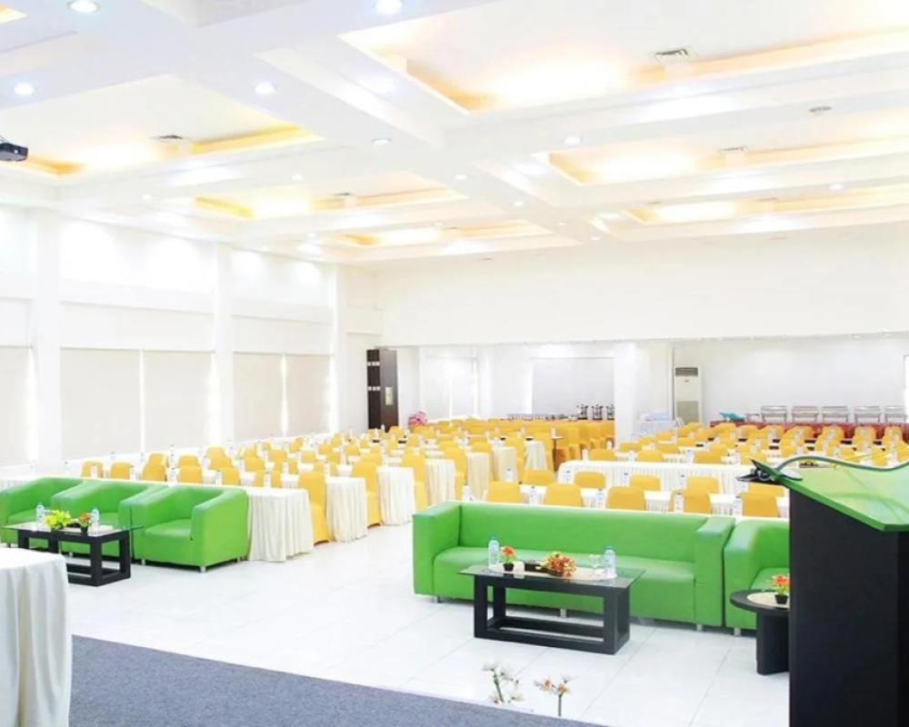 фото Emerald Hotel