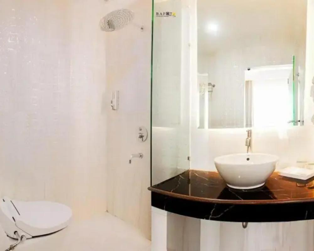 фото Emerald Hotel