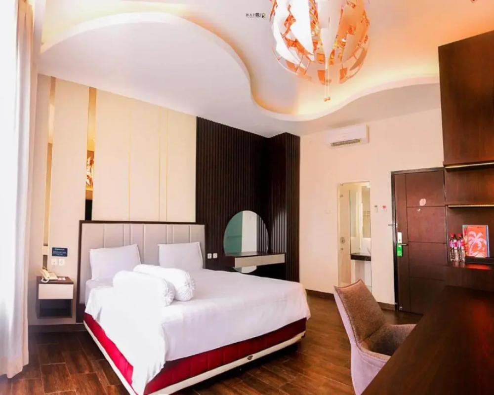 фото Emerald Hotel