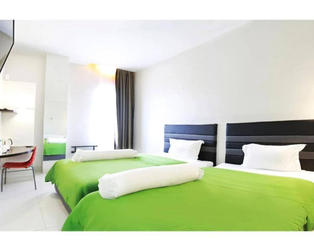 фото Emerald Hotel
