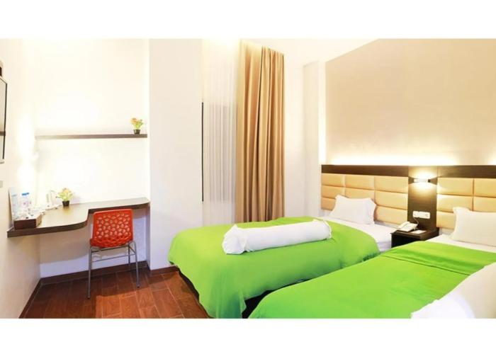 Emerald Hotel