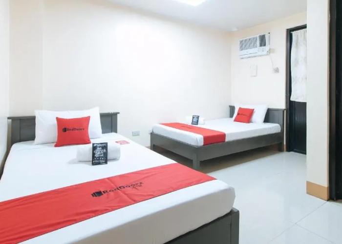 RedDoorz @ Isabelita Hotel Tuguegarao City