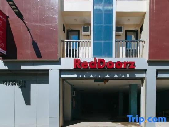 RedDoorz @ Isabelita Hotel Tuguegarao City