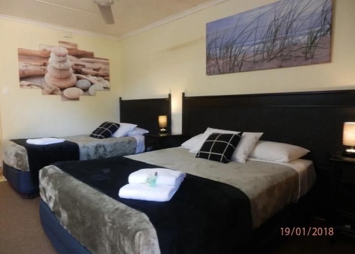 Flying Spur Motel