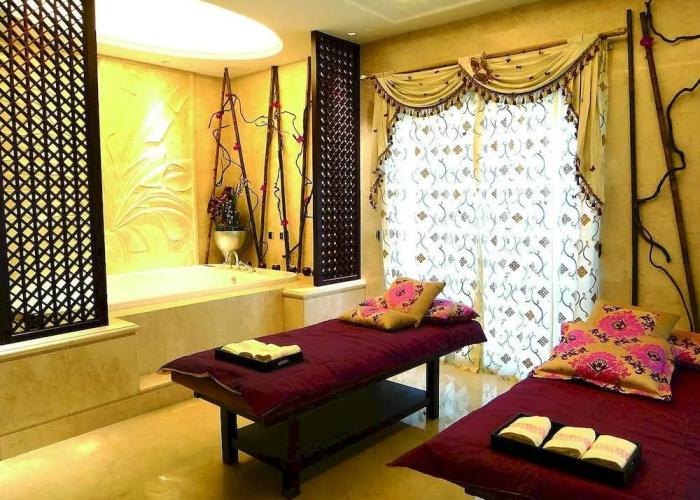 Garden International Hotel