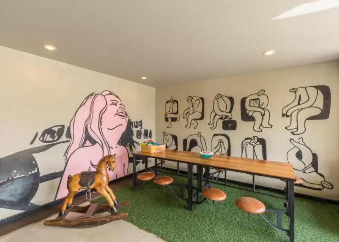 Pentahug Hotel