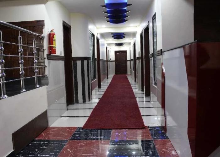 Metro Hotel