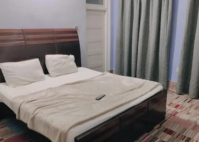 Shees Hotel