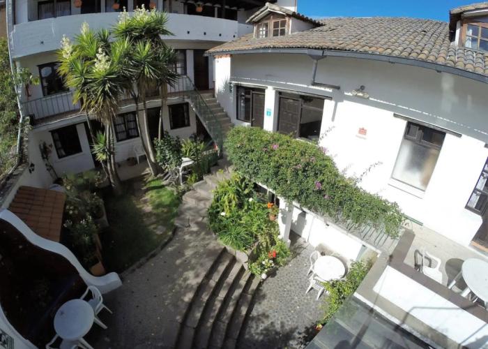 L'AUBERGE INN - Hostel