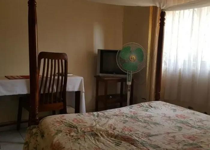 Paula Guest House