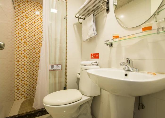 Home Inn Urumuqi Railway Administration East Henan Road