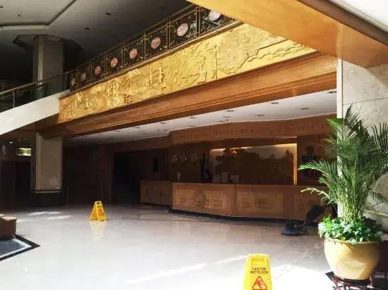Tu-Ha Petroleum Hotel