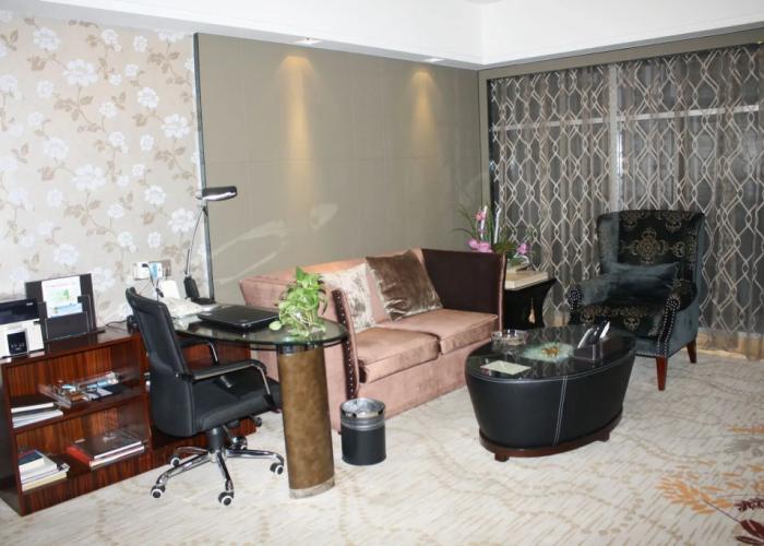 Yili Black Bee Manor Eco Hotel