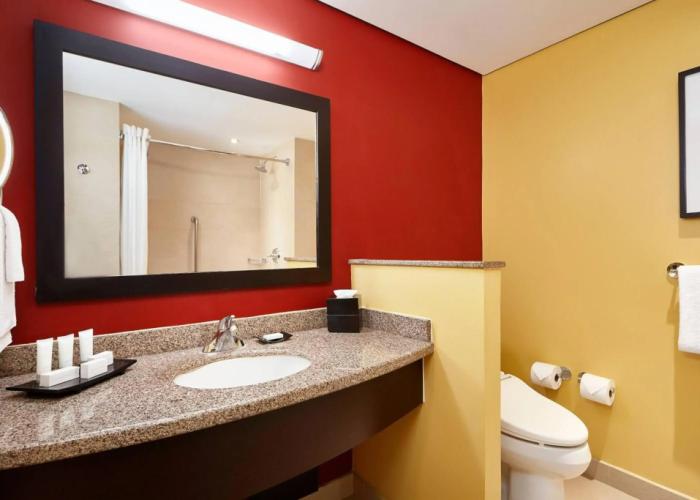 Courtyard by Marriott Leon at the Poliforum
