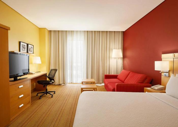 Courtyard by Marriott Leon at the Poliforum