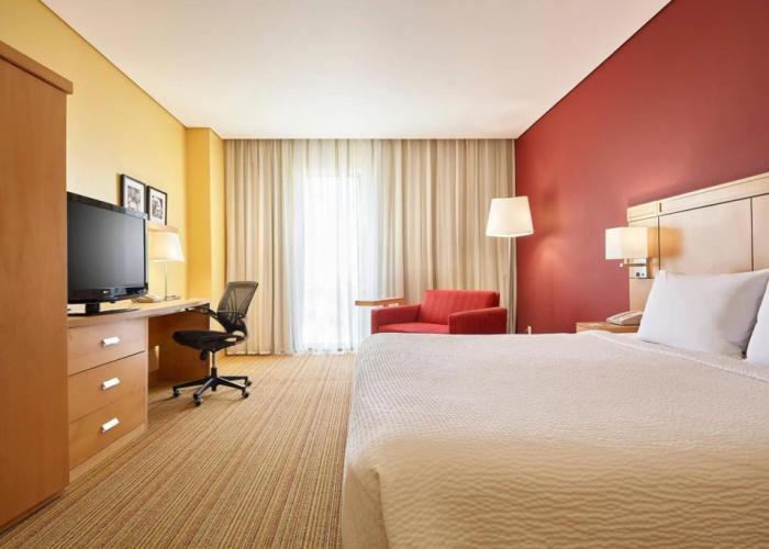 Courtyard by Marriott Leon at the Poliforum