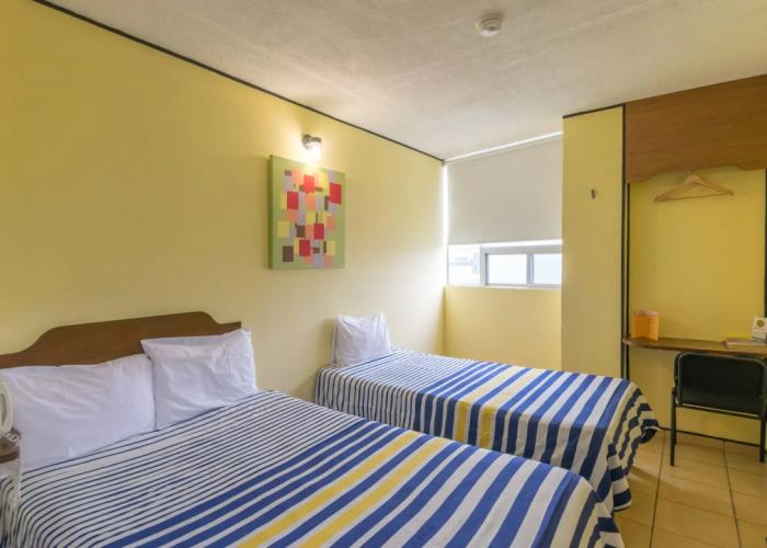 Hotel Mateos 1215