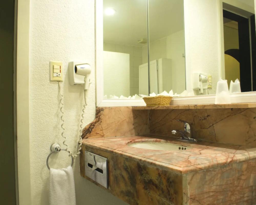 фото Hotel Leon