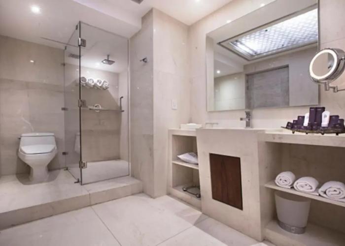 HS HOTSSON Hotel Leon