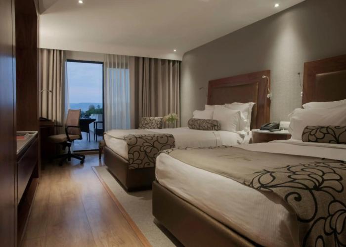 HS HOTSSON Hotel Leon