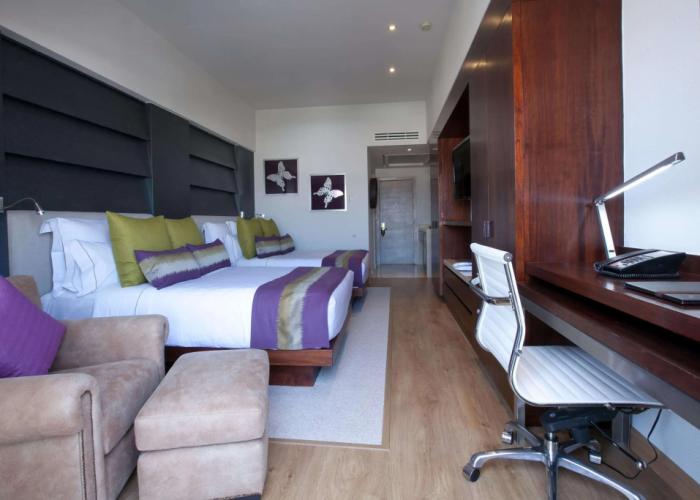 HS HOTSSON Hotel Leon