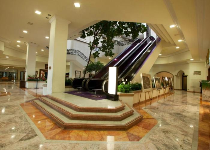 HS HOTSSON Hotel Leon