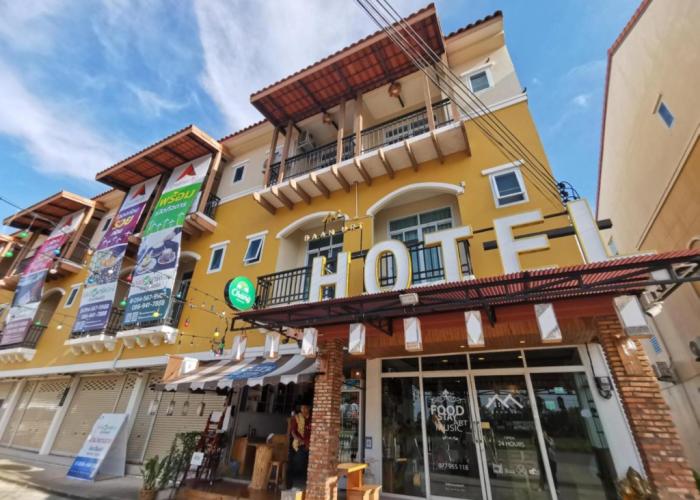 Baan URT Suratthani Airport Hotel
