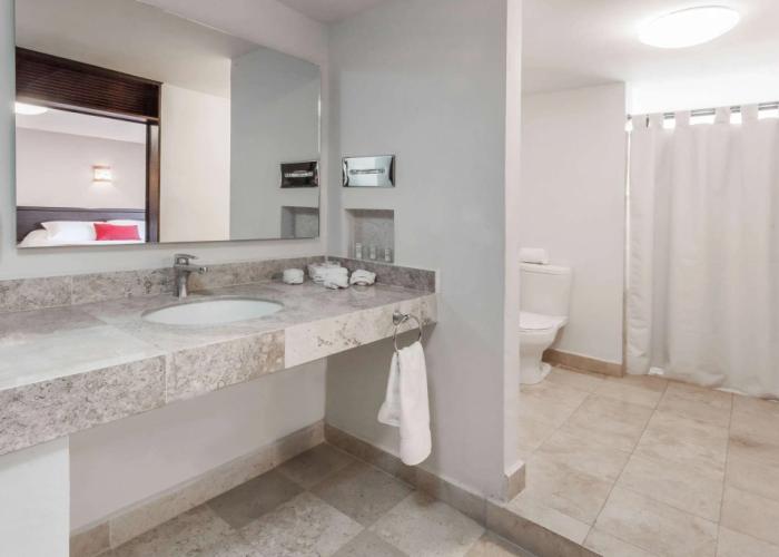 Ramada Plaza Leon