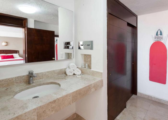 Ramada Plaza Leon